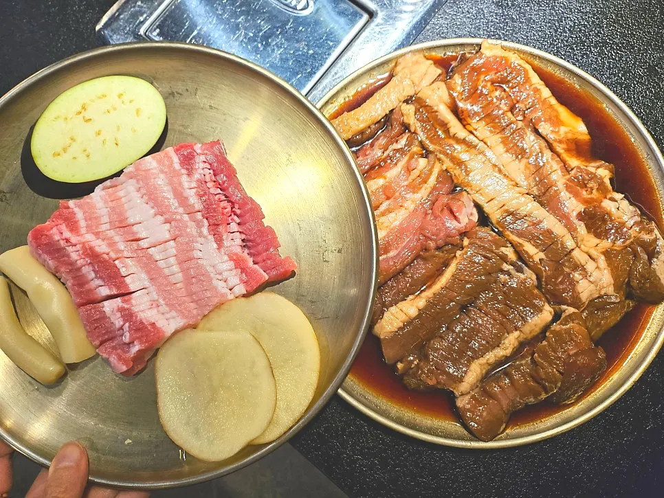 Seokok Galbi's signature pork rib menu