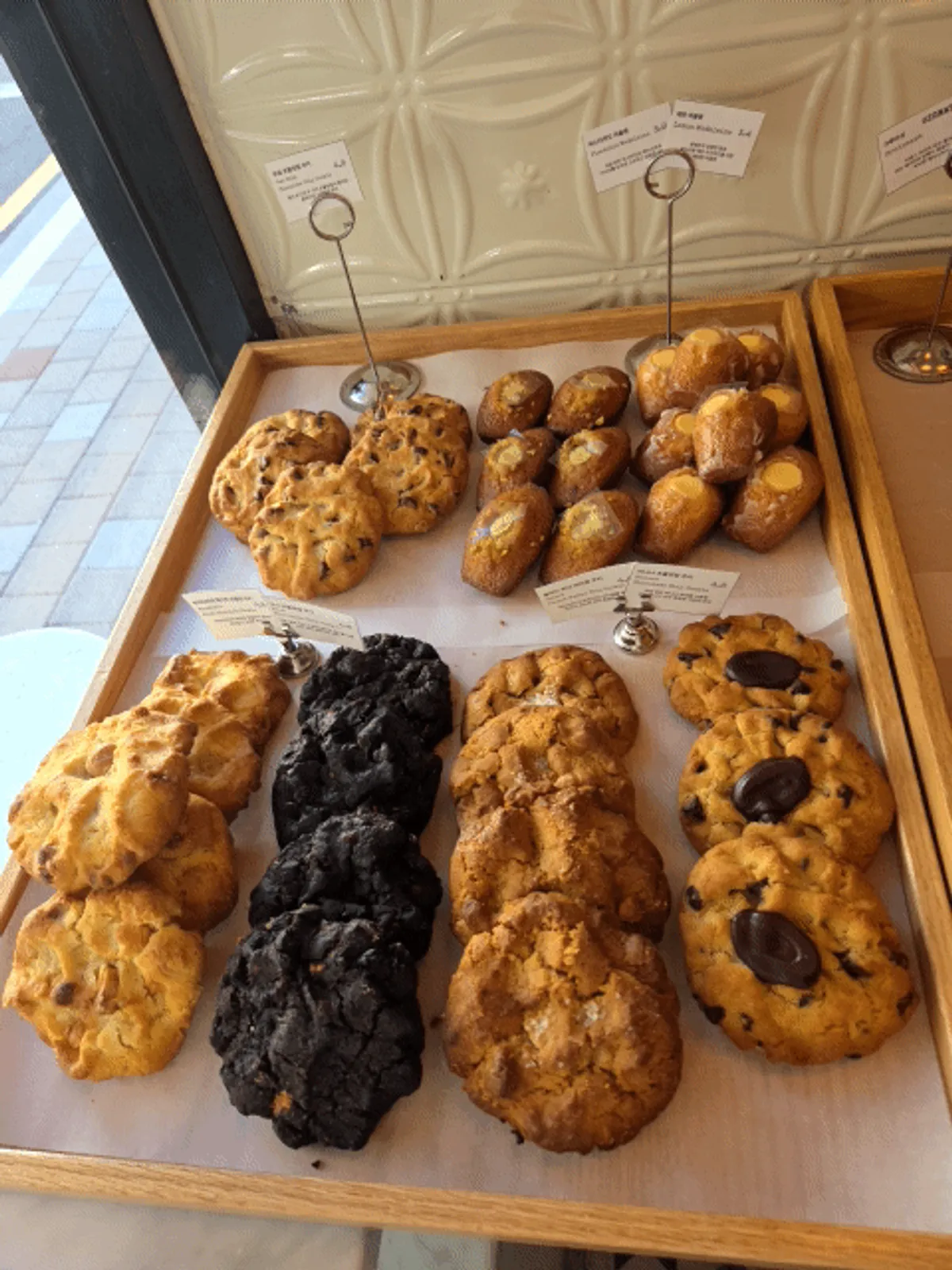 Egg tarts in the display case