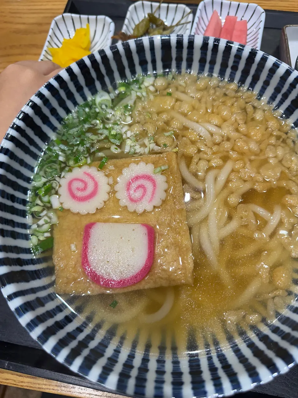 치즈멘치카츠와 우동 상차림