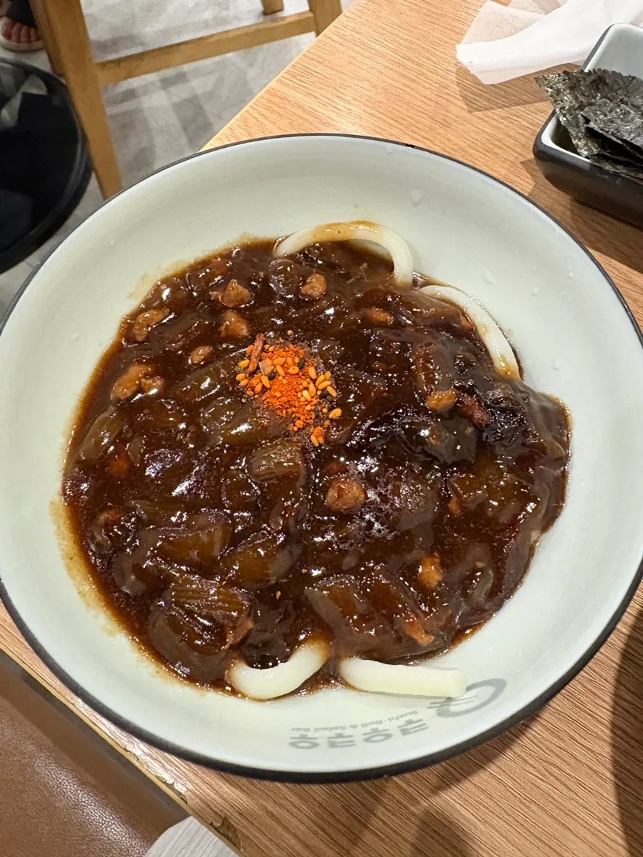 중식과 면 요리 뷔페 메뉴