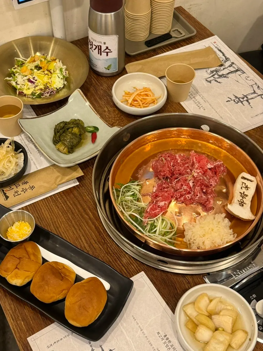 Basic side dishes including vegetable salad and gat kimchi