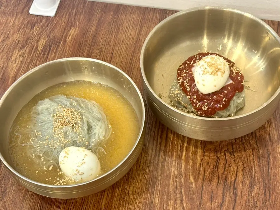 Set composition including dessert naengmyeon