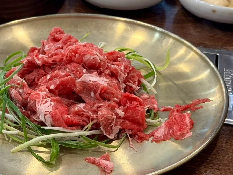 Table after finishing the Korean beef bulgogi meal