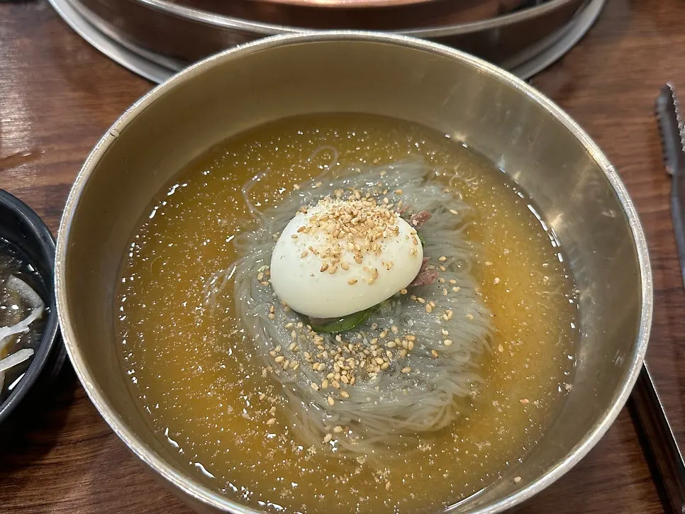 살얼음 가득한 후식 물냉면