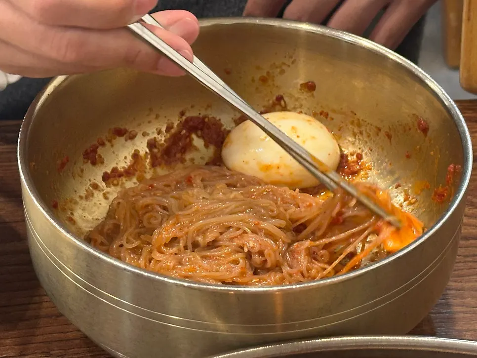 매콤달콤한 후식 비빔냉면