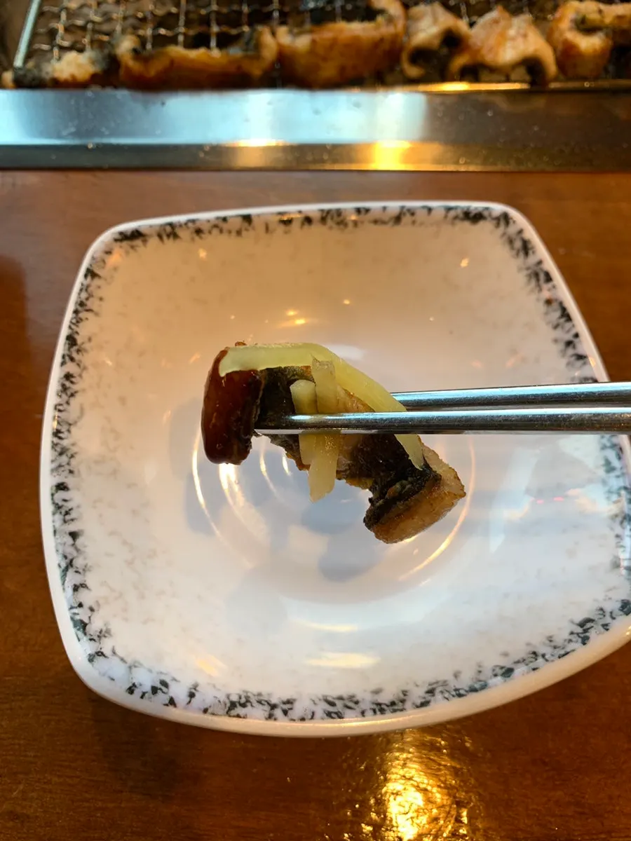 Grilled eel with ginger