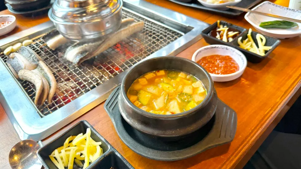 ピリ辛スープの味噌チゲ