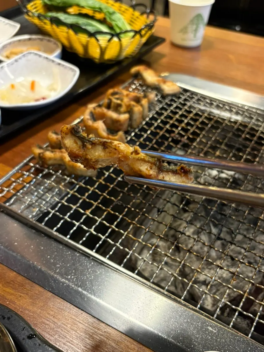 Eel kept warm on the grill