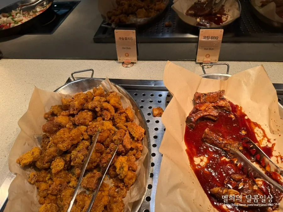Cockle bibimbap, yukhoe, and kimchi