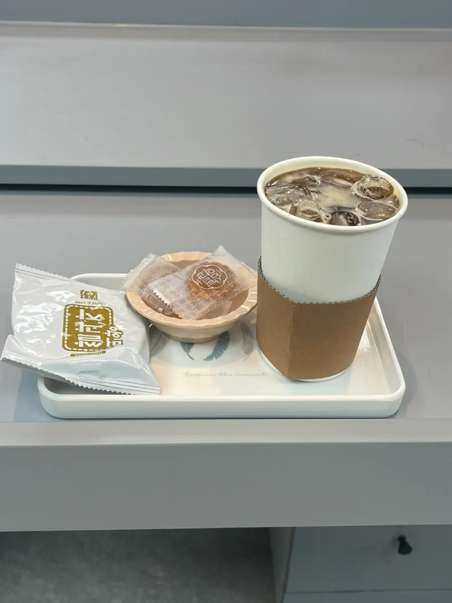 히피펌 롤을 촘촘히 말아둔 모습
