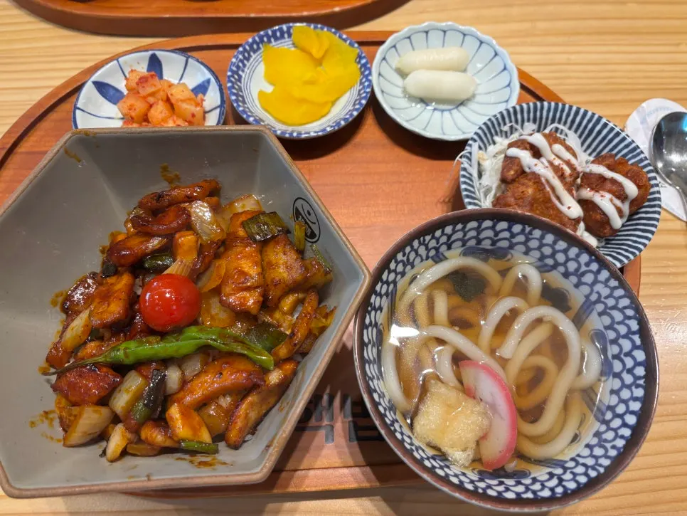 Full set with the pork jowl rice bowl and udon