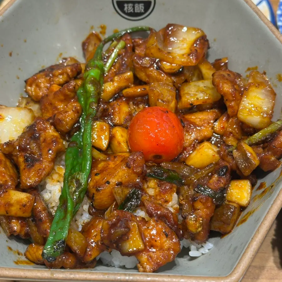Spicy pork rice bowl stir-fried in special spicy sauce