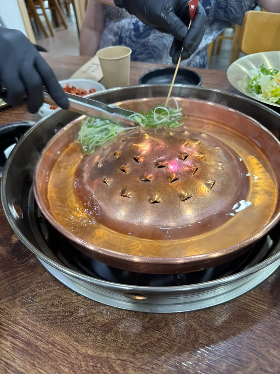 불판 위에서 익어가는 옛날 불고기