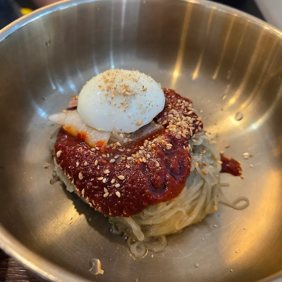 동추원불고기 불고기 조리 장면