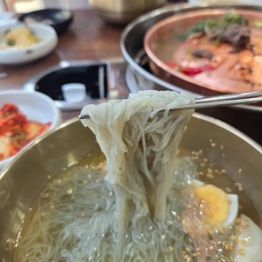채소와 고기를 넣은 불고기 버거