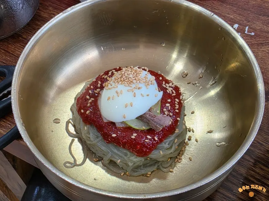 세트에 포함된 물냉면