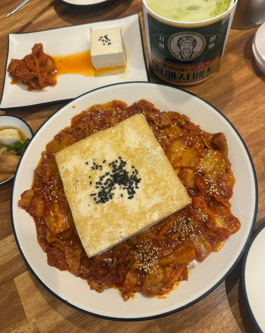 Tofu and stir-fried kimchi served as a basic side dish