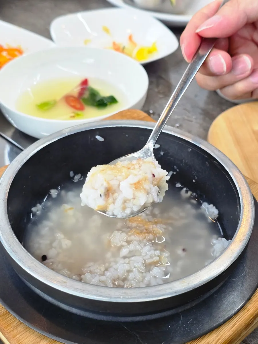 Freshly cooked, sticky sotbap