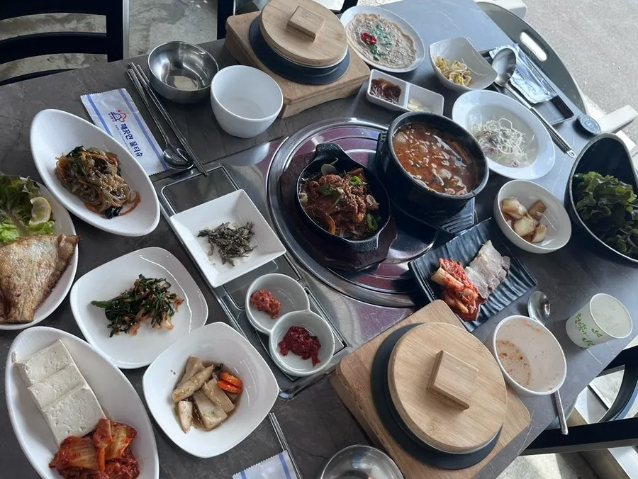 Two-person sotbap set meal
