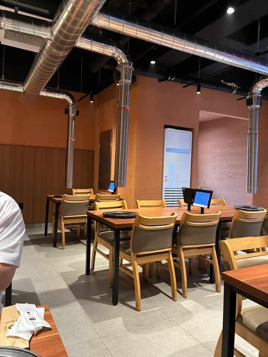 흑돼지집 입구 안내판