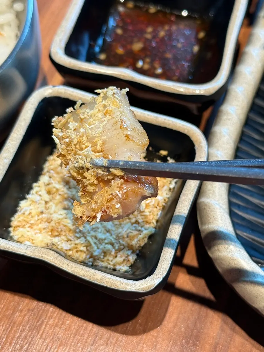Golden-brown black pork served with salt