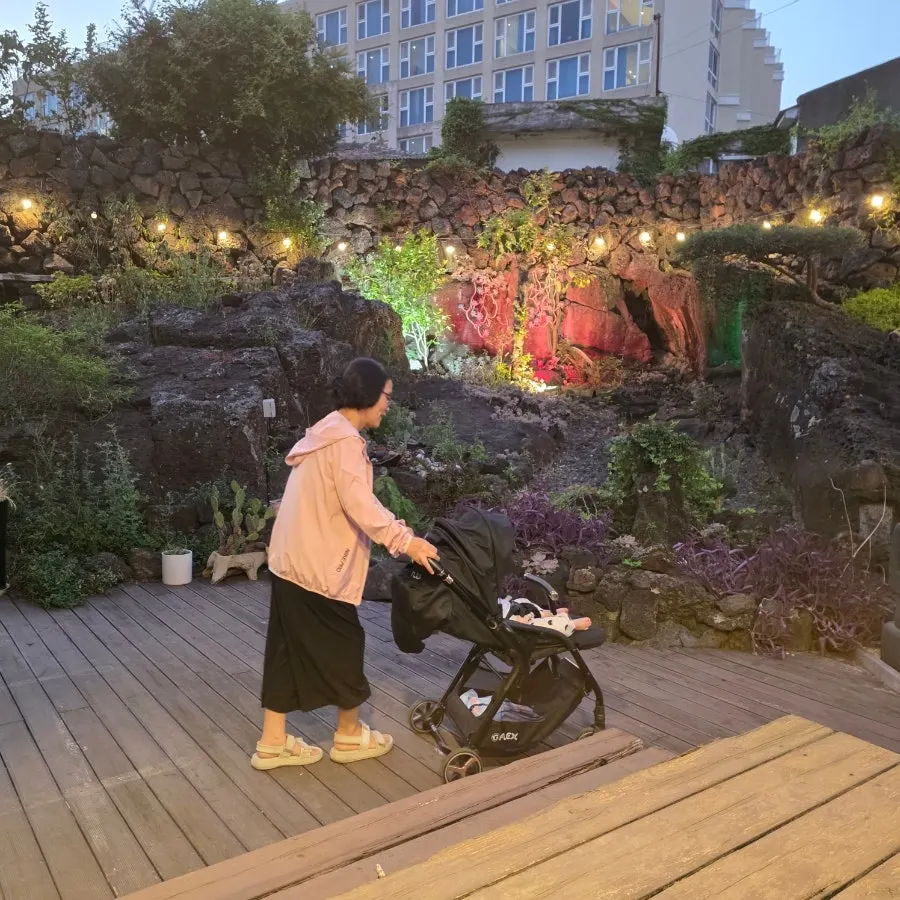 제주삼춘 함덕 흑돼지 테라스 공간