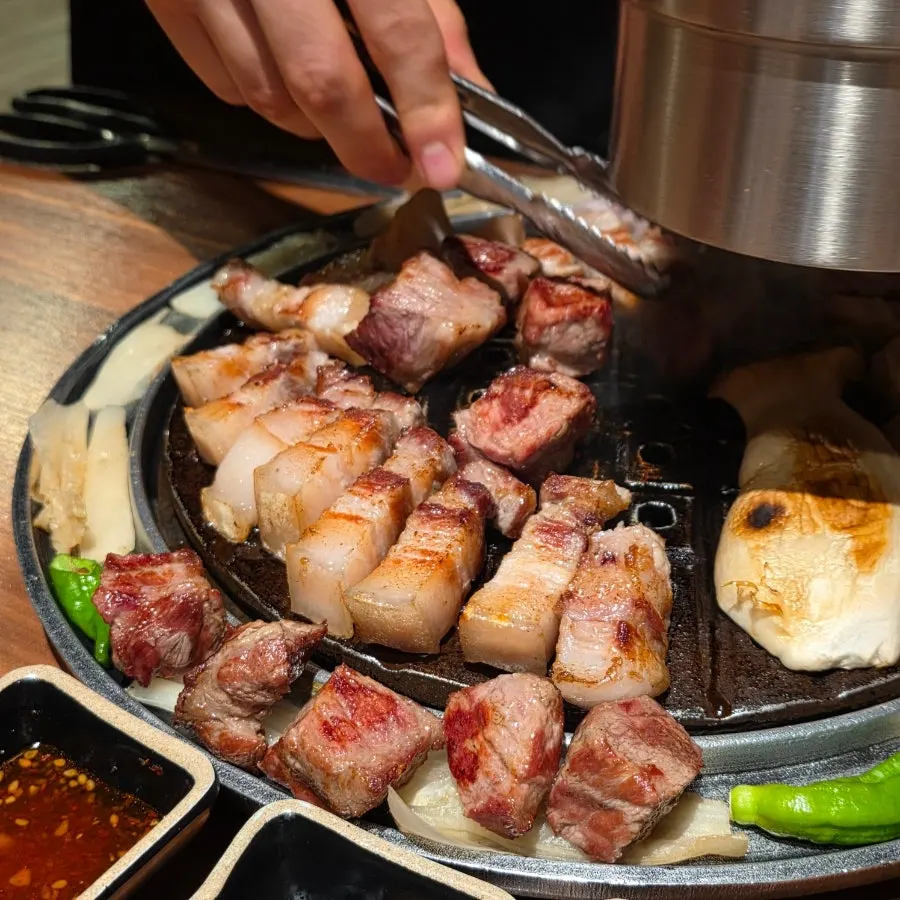 다 익어 사이드로 옮겨둔 흑돼지