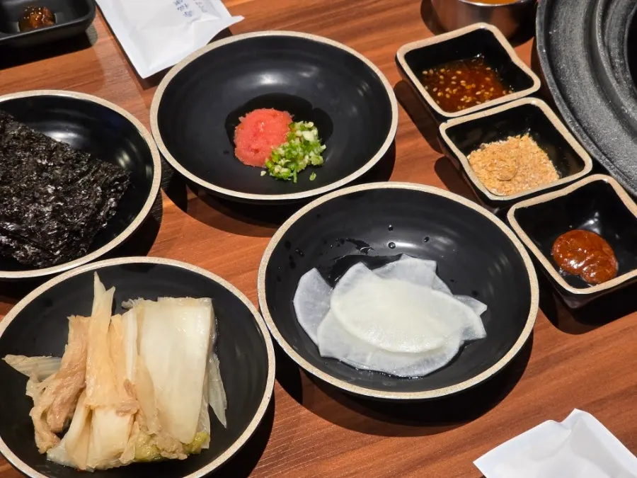 Individual dipping sauce and wrap vegetables set up