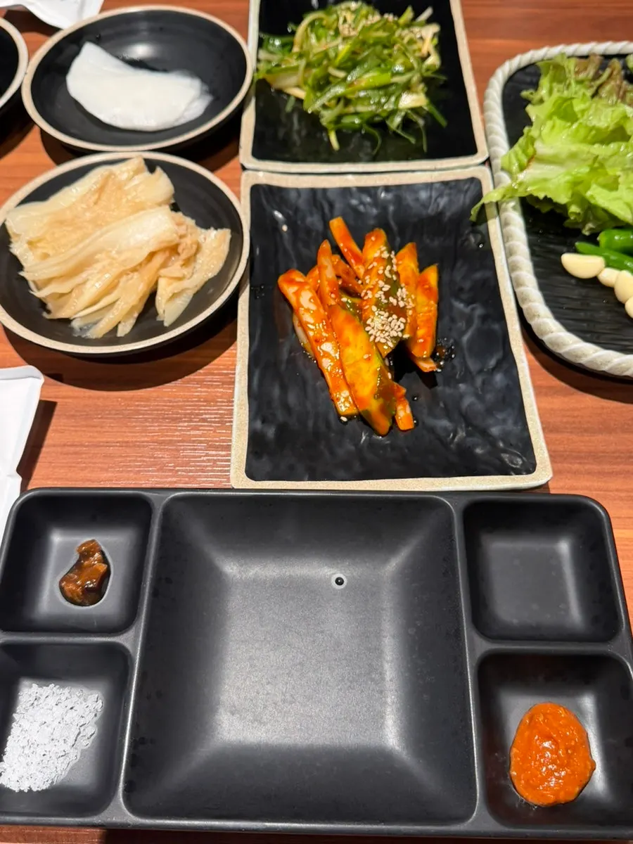 흑돼지 구이용 멜젓 그릇