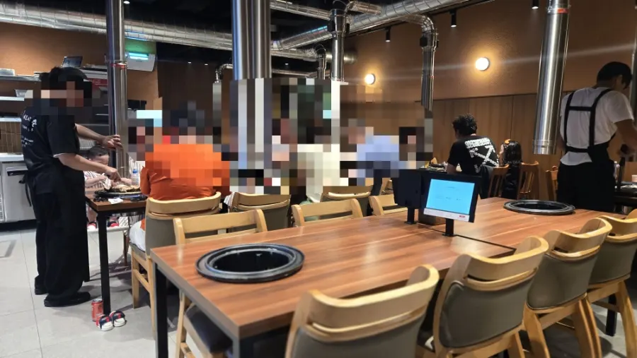 Seating area with a high chair set up