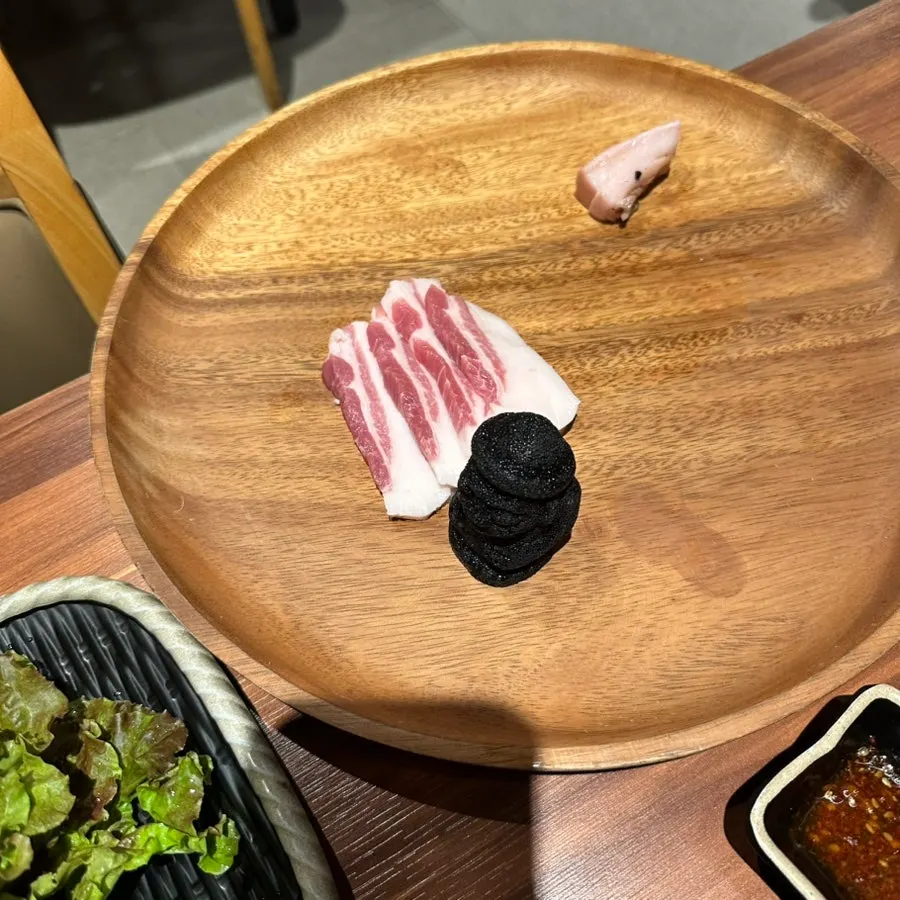 Meat placed on the grill pan to start cooking