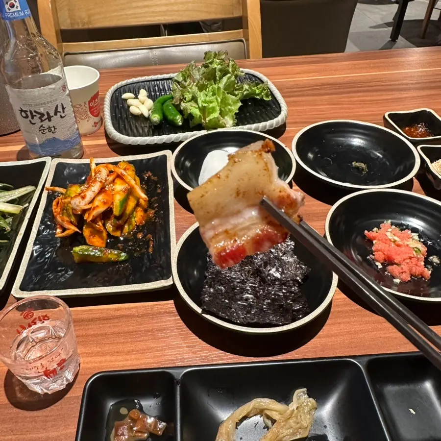 Non-dry, tender grilled black pork neck