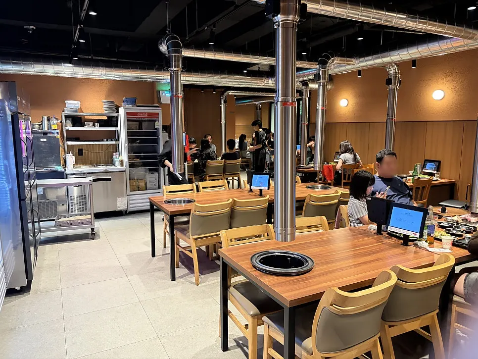 Area around the entrance of Jeju Samchun black pork