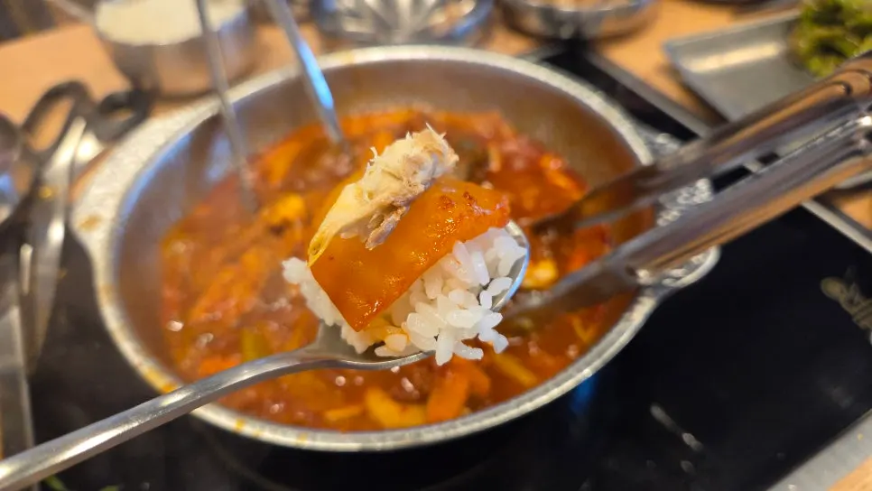 Mackerel flesh placed over rice