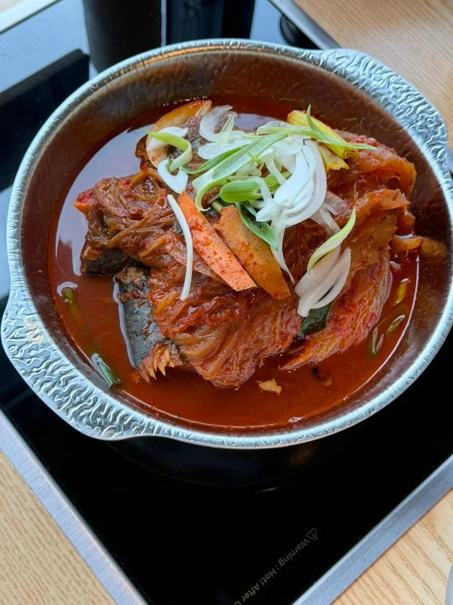 보글보글 끓는 고등어 김치조림