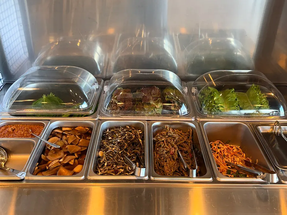 Side dish corner at the self-serve bar