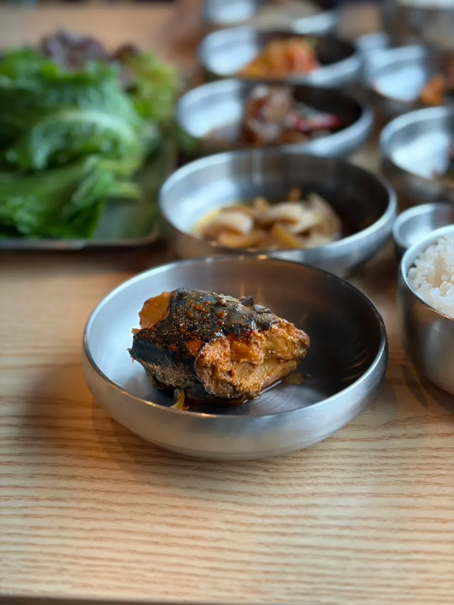 Close-up of the clean broth in the mackerel kimchi stew