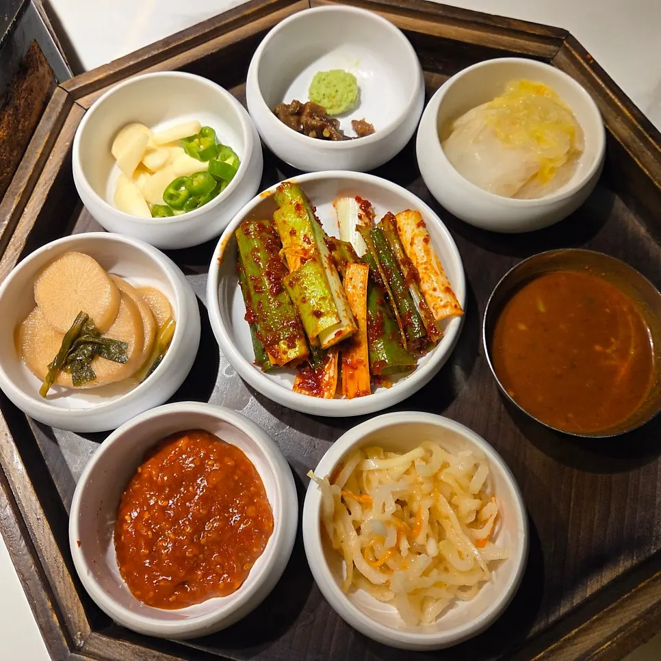 함돈 배곧직영점 고기 상차림