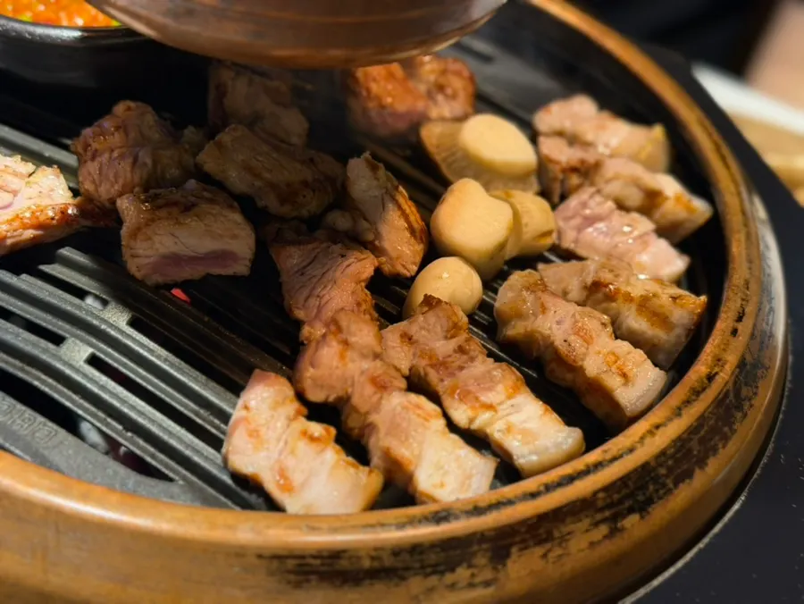 함돈 배곧점 고기 상차림