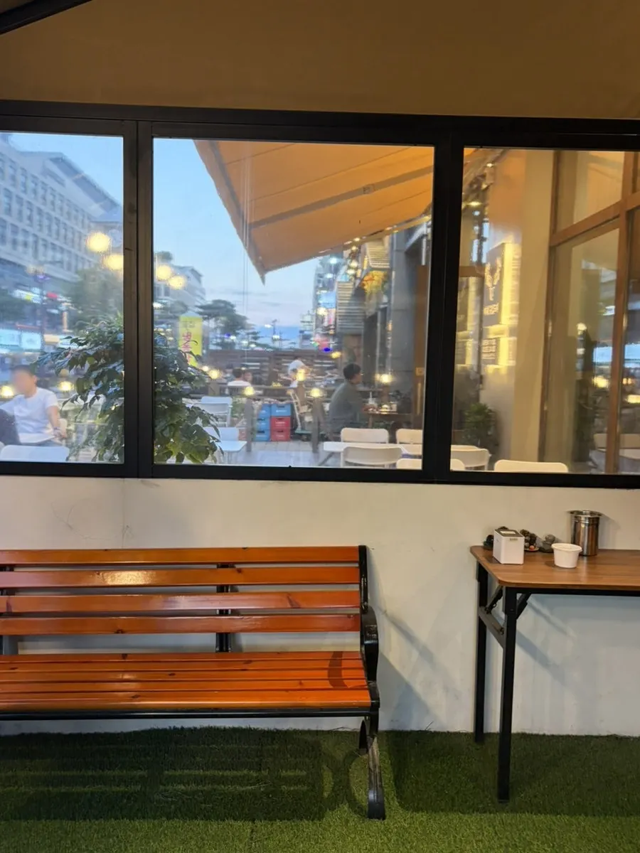 函豚培谷直营店门口