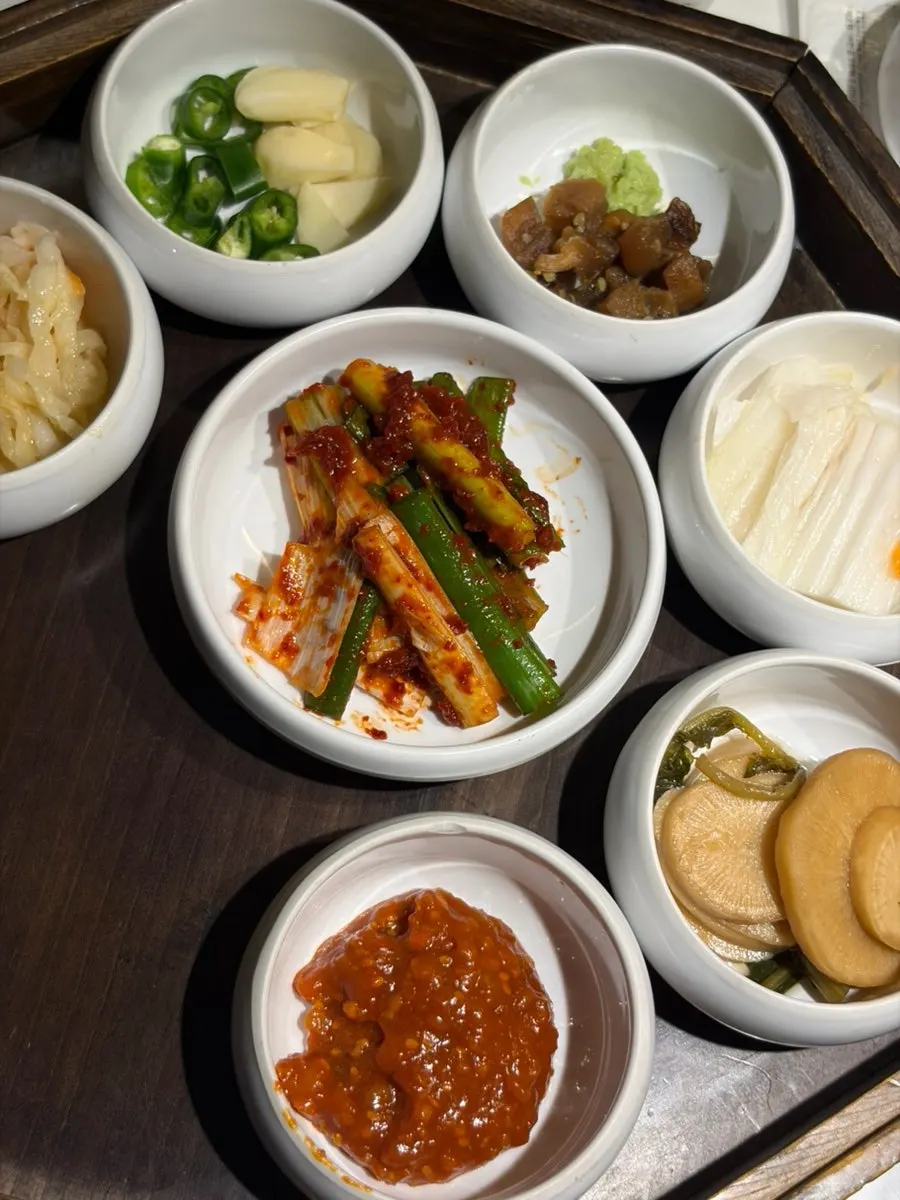 点的盖梅肉与五花肉生肉拼盘