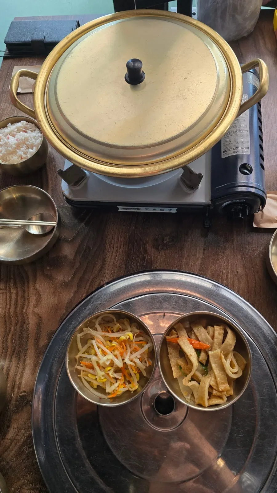 함돈 본점 점심특선 김치찌개정식 메뉴 안내