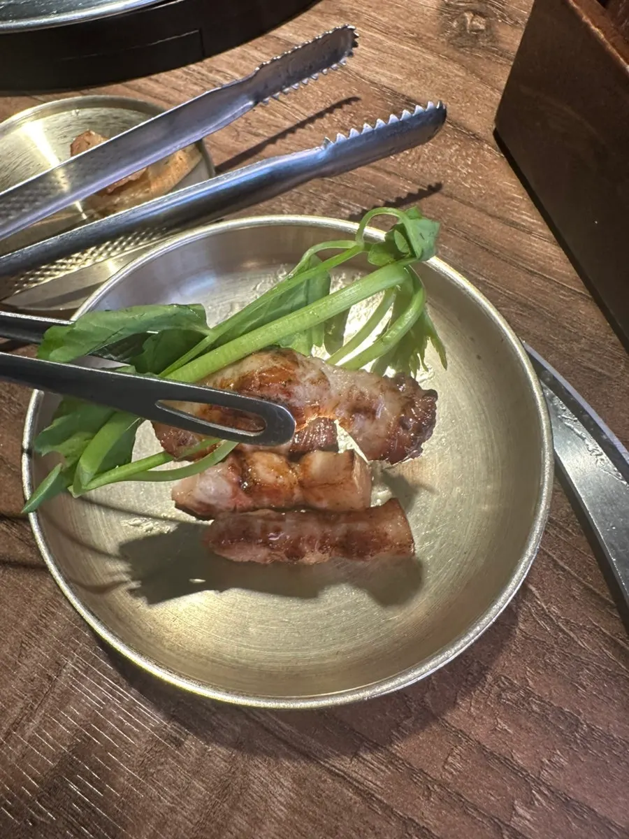 함돈 물냉면과 비빔냉면, 미나리 쌈