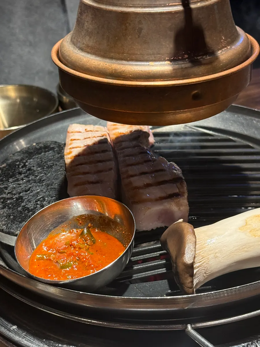 Grilled pork belly with side vegetables