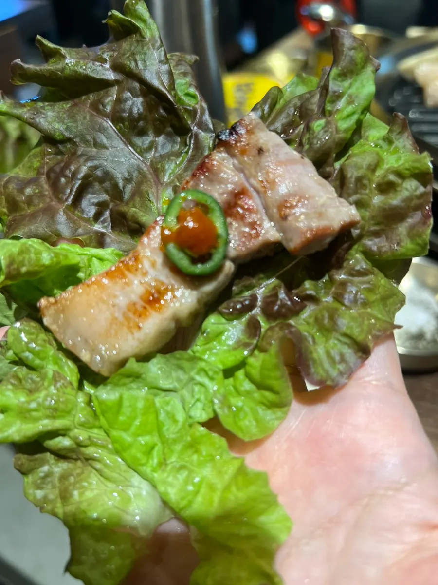 식사를 마친 함돈 테이블
