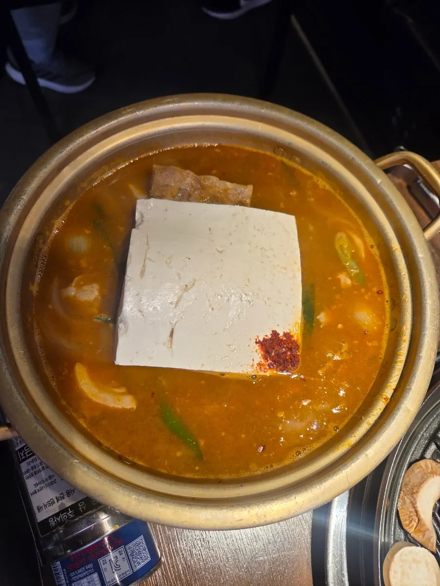 Hamdon's basic side dishes served on an octagonal wood tray