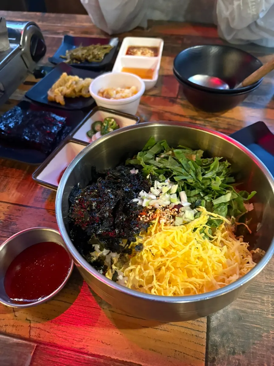 후식으로 나온 비빔밥