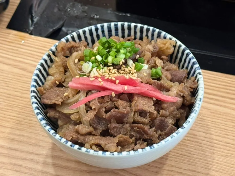 샤브샤브 육수에 넣은 통통한 우동사리