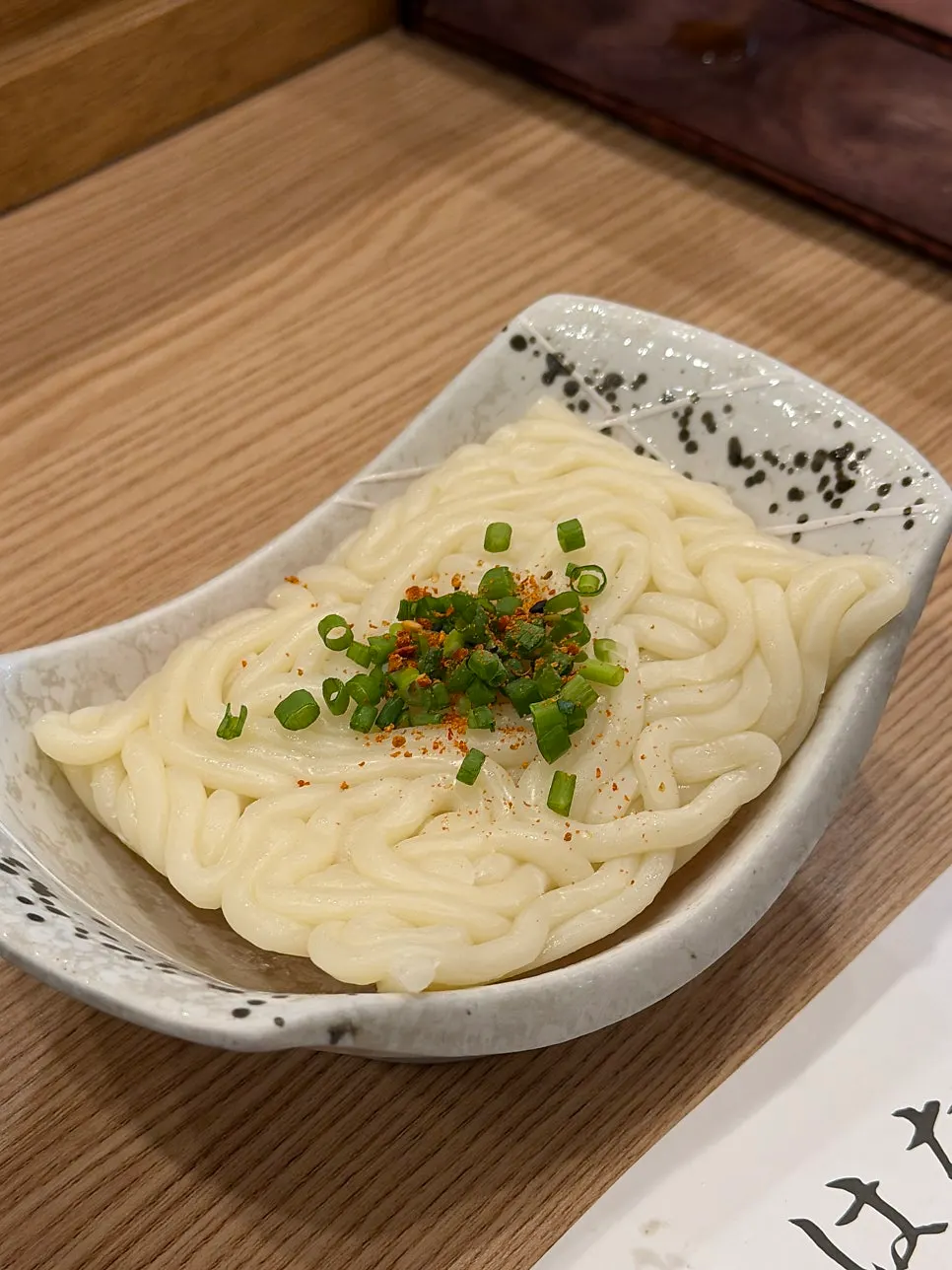 육수에 넣어 익히는 우동면