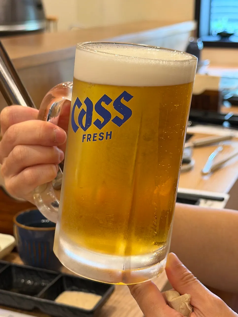 크림이 올라간 생맥주 한 잔